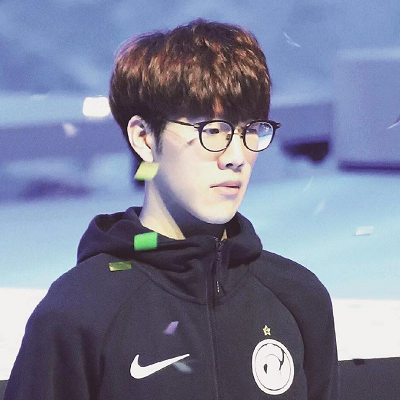 丛林区域完全爆炸了！ Canyon 的Nidalee连续赢得两个MVP，并且GEN先取得了赛点。